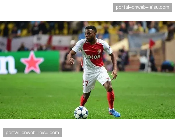 欧冠传奇后卫线上大师课开讲,首期主题为“阅读比赛与预判” 欧冠传奇后卫线上大师课开讲,首期主题为“阅读比赛与预判”